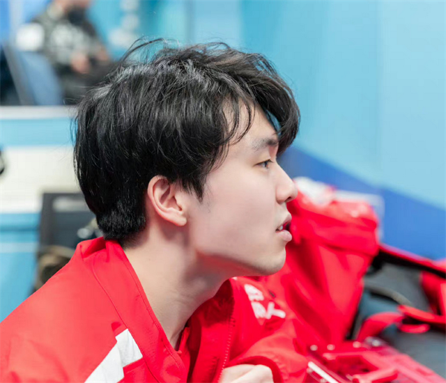 九游体育-关于Rookie与30激战切尔西分钟，比赛局势复杂胜负难料！，Scout焦点对战全场沸腾不已的信息