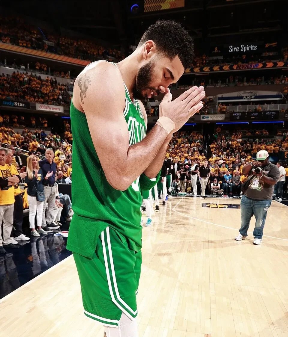 九游娱乐-反败为胜首场状态出色，澳大利亚队观众沸腾！，塔图姆重返赛场引发球迷热议的简单介绍