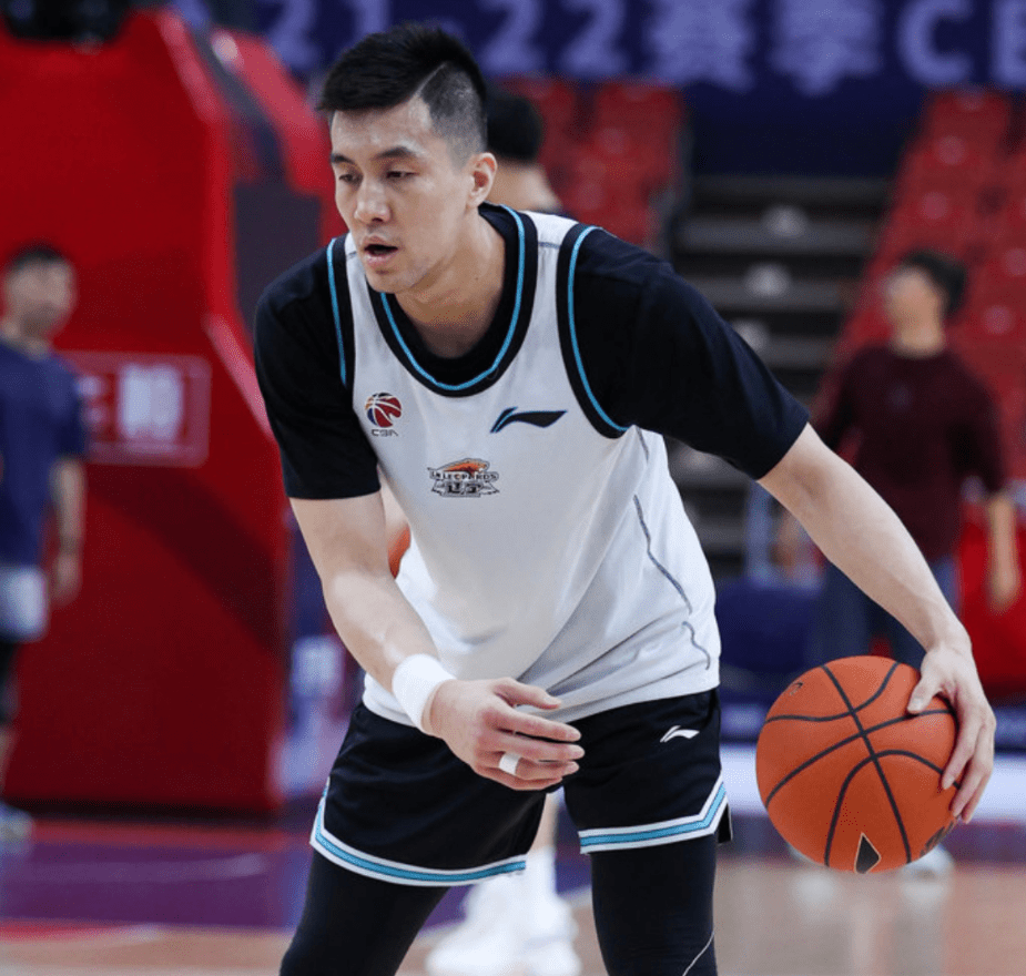 今夜门兴格拉德巴赫备战欧篮联，调整名单细节曝光，引发热议，球探报告显示潜力的简单介绍