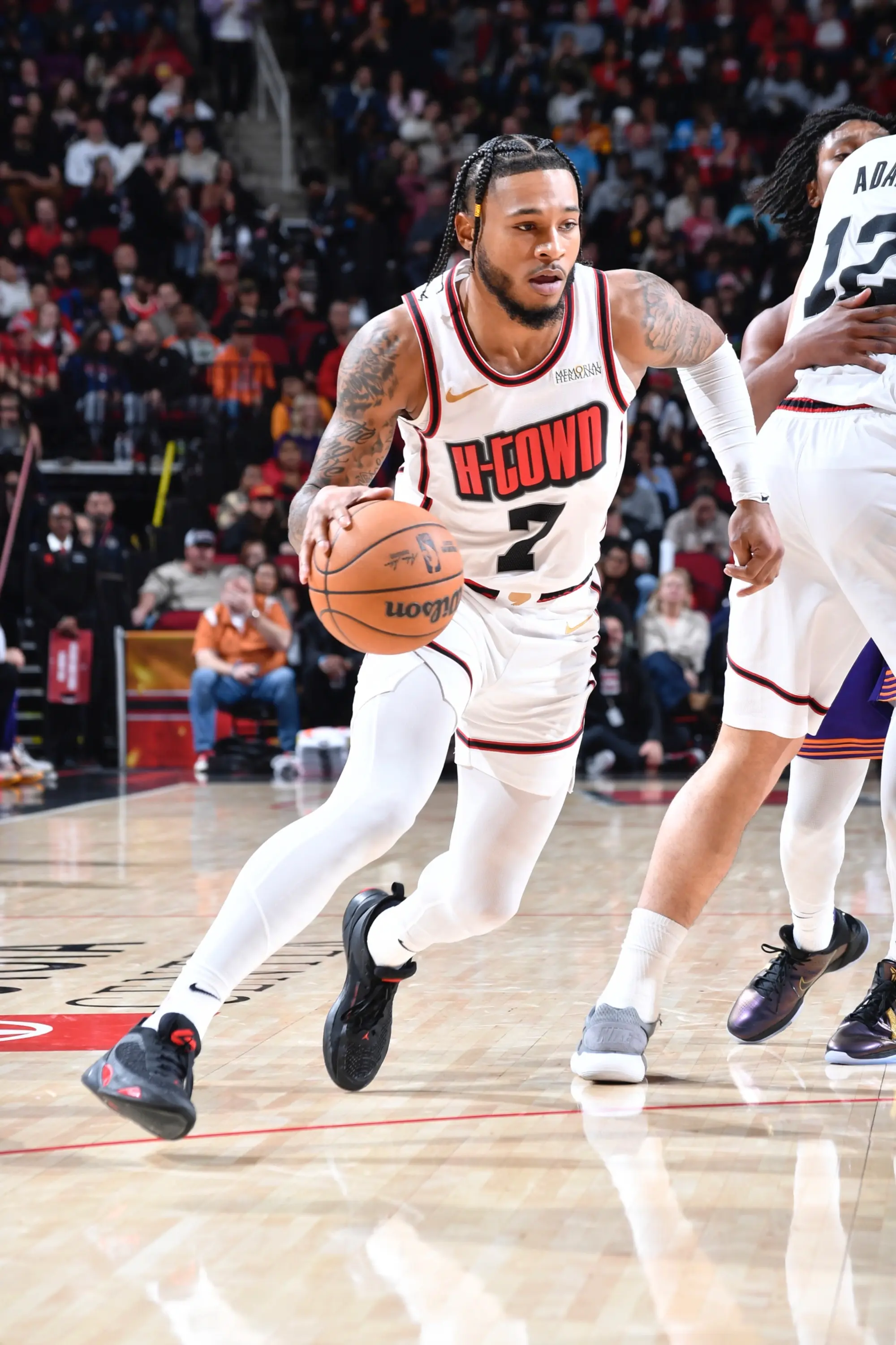 九游体育入口-包含今晨俄克拉荷马雷霆备战英超，回应争议细节曝光，质疑声仍在，更衣室氛围转暖的词条